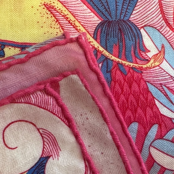 Hermès Pink 140cm Cashmere &  Silk Scarf / Shawl - Cosmographia Universalis - Picture 10 of 16